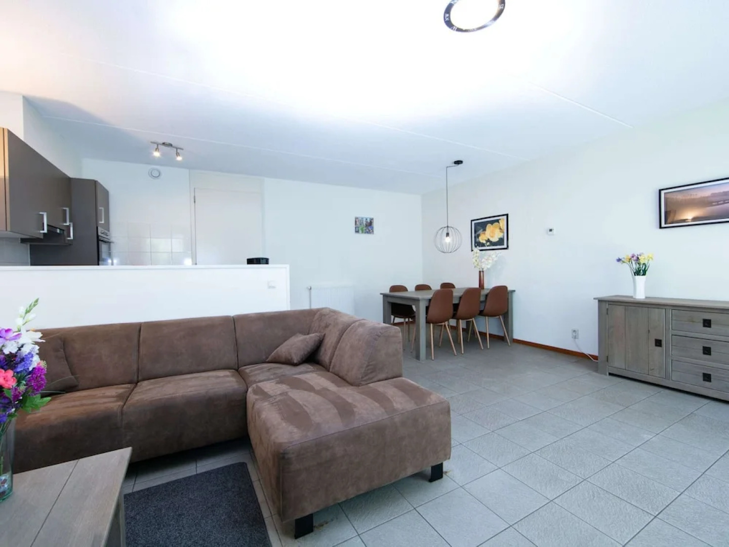 Cozy Forest-edge Home