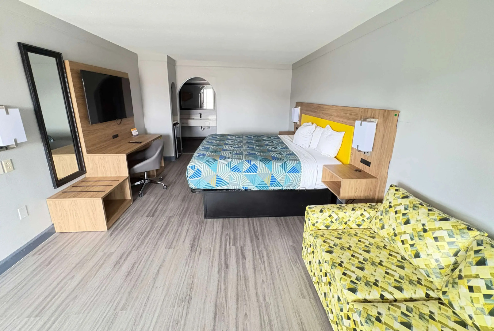 Days Inn by Wyndham Gonzales