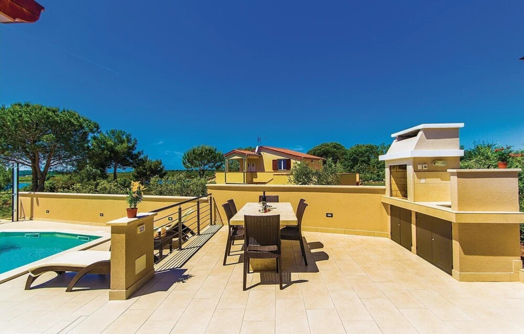 Beautiful Home in Pomer With Wifi and 2 Bedrooms