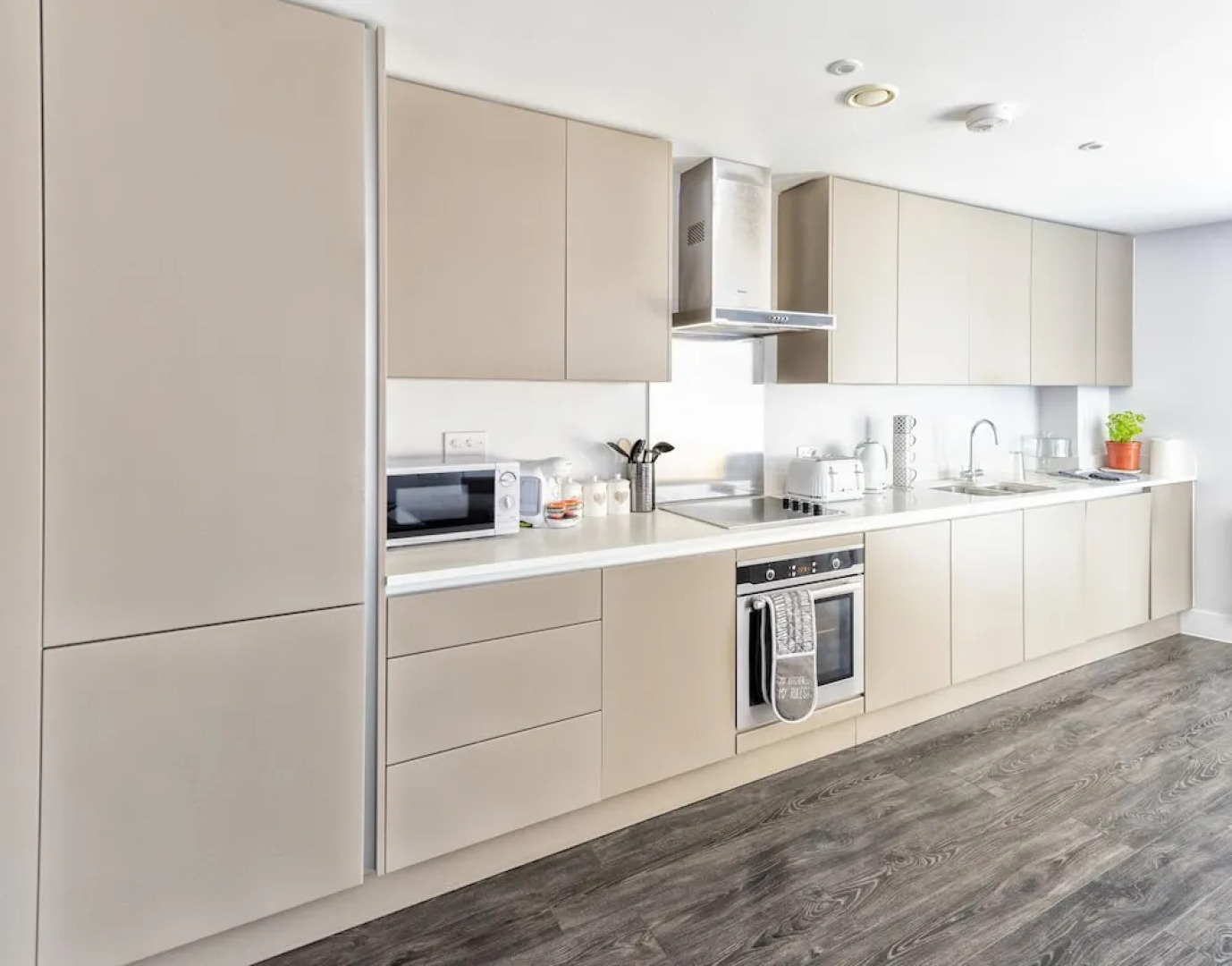 Luxury Bedford Riverside Apartment