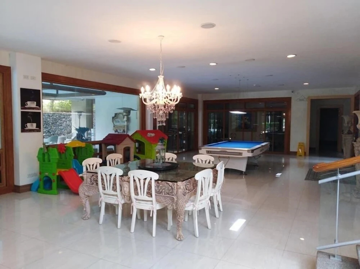 Whitehouse of the Lord of Scents