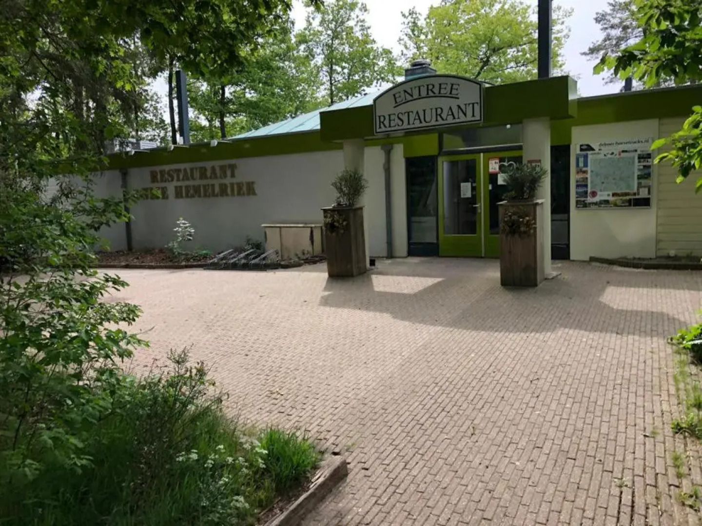 Stijlvolle bungalow nabij prachtige zwempoel