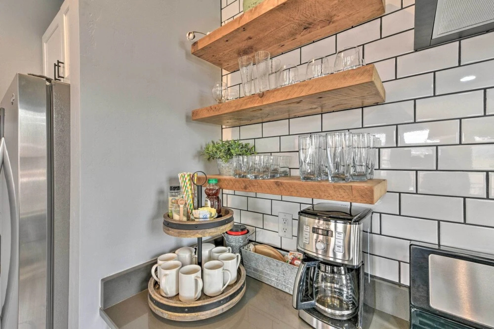 0660: Dtwn Salida Condo w/ Balcony