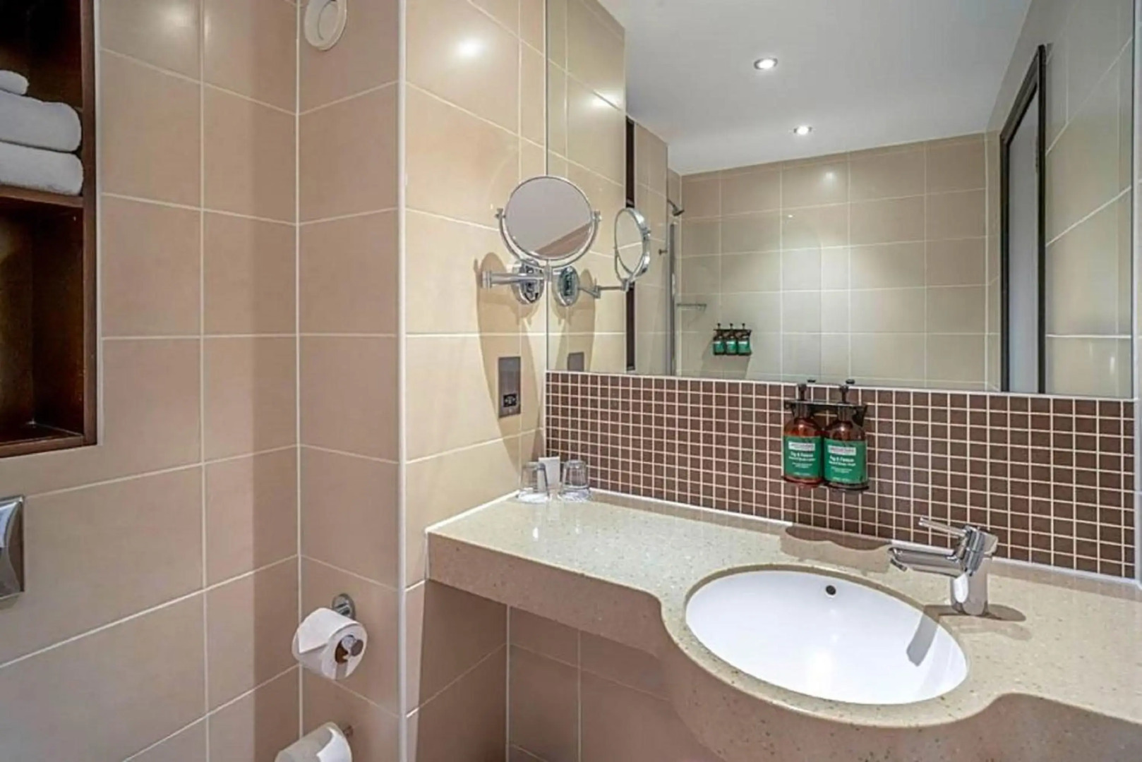 Elite Venue Selection Felbridge - Gatwick