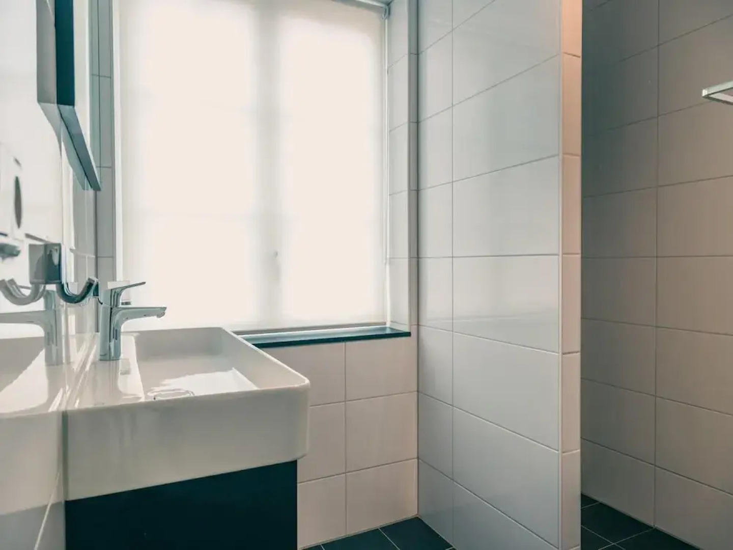 Sustainable Water Villa With Dishwasher, by a Lake