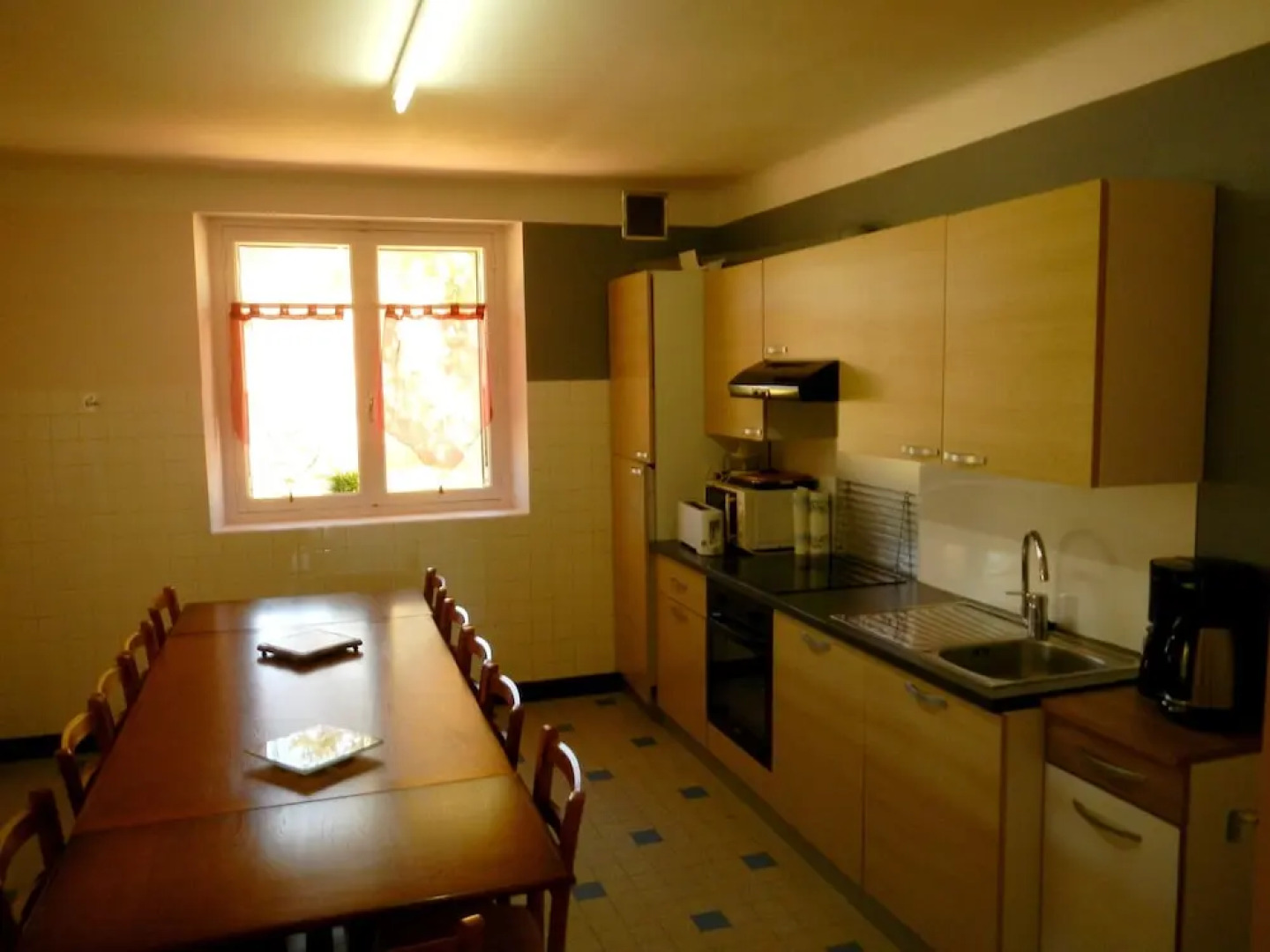 House With 6 Bedrooms in Banassac, With Wonderful Mountain View and En