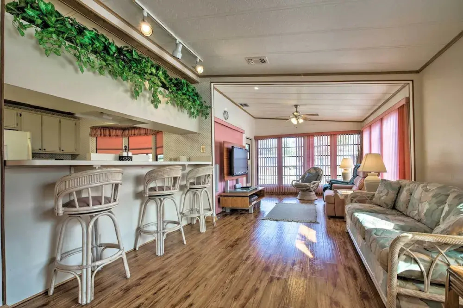 Waterfront Homosassa Home w/ Private Dock & Deck!