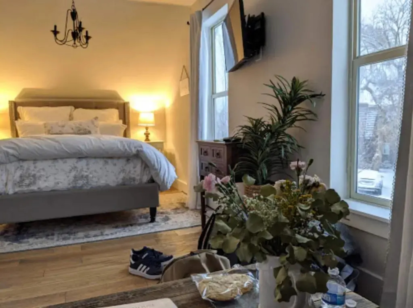 The Farmhouse Inn & Kitchen, 2 blocks from Downtown Whitefish, Montana