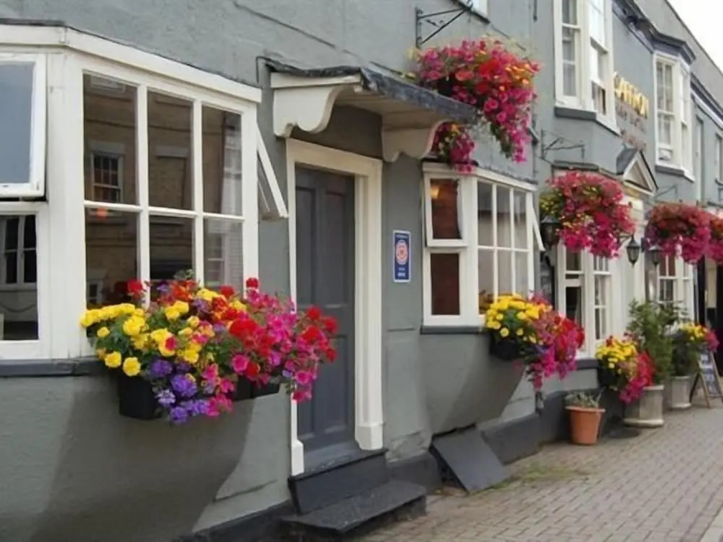 Saffron Suite And Kitchen