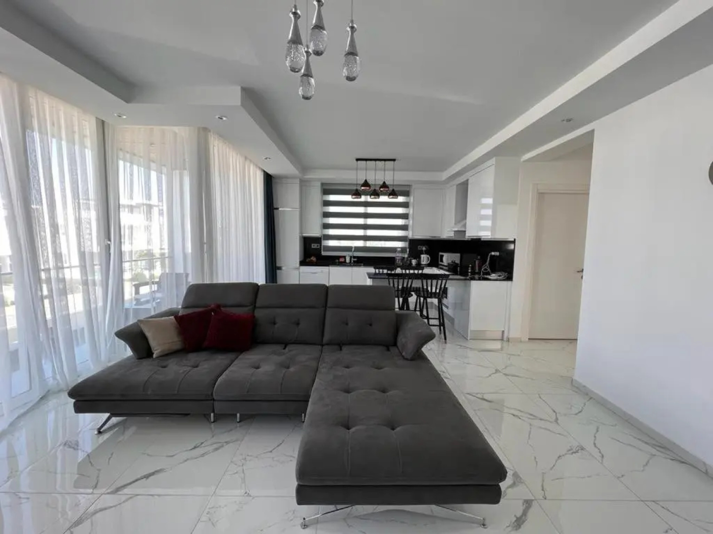 Four Seasons Life Apartments