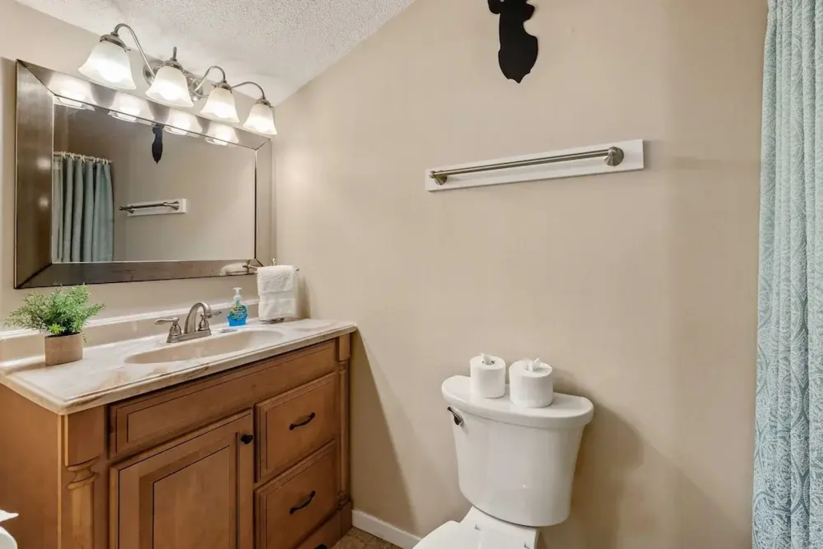 Slope Lodge by Avantstay Prime Location Pool Hot Tub Access Deck