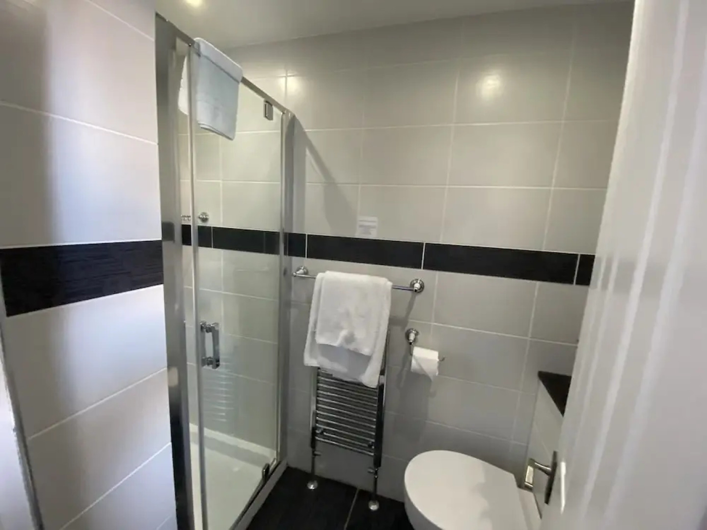 Ashburn House De Luxe B&B