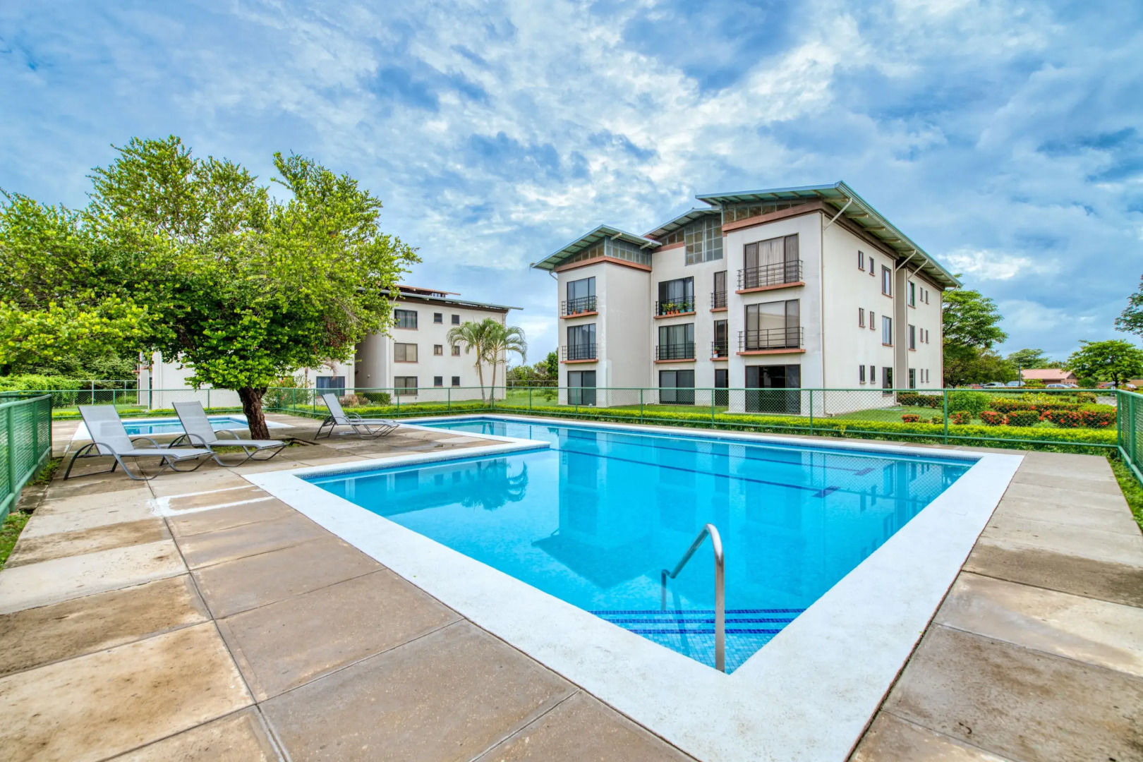 Golden Getaway Apartments