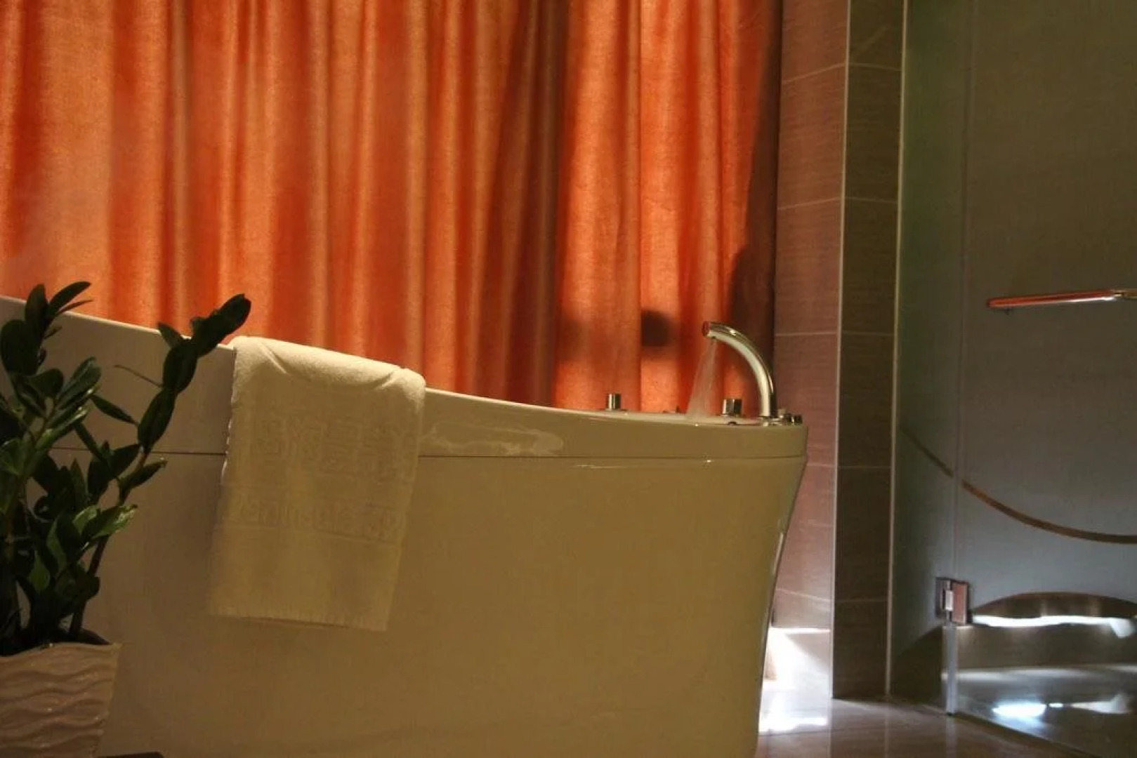 Jinsha Bandao Lakeview Yangsheng Hotel