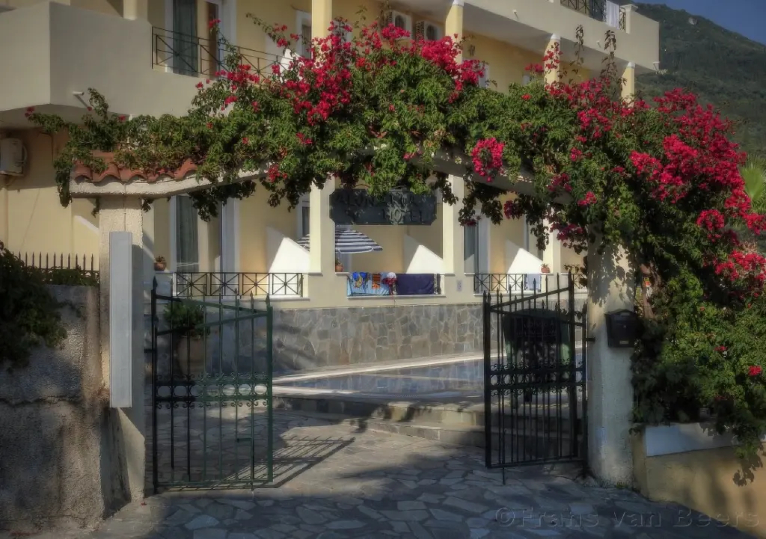Alonakia Hotel