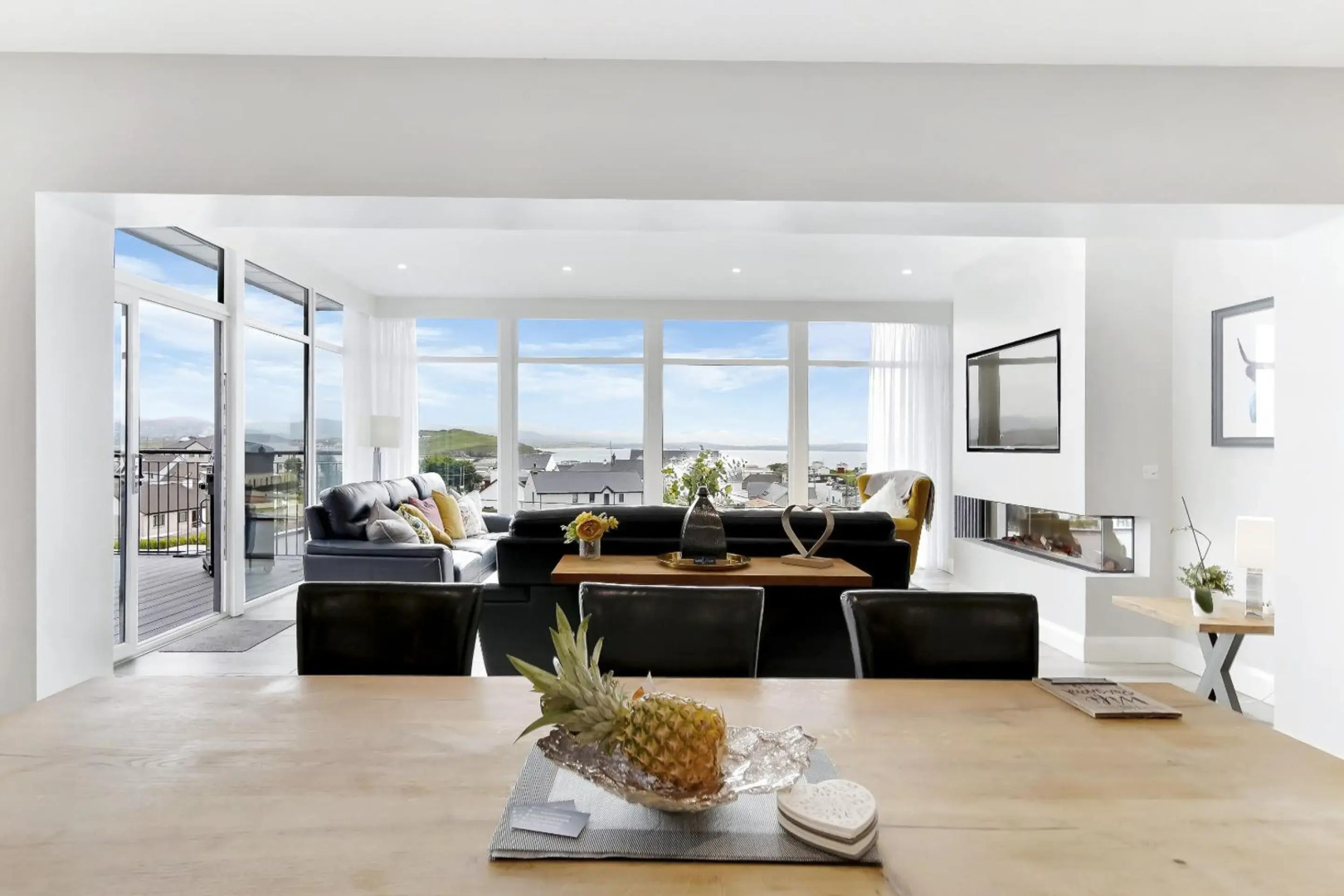 BayView Luxury 4 Bedroom Penthouse