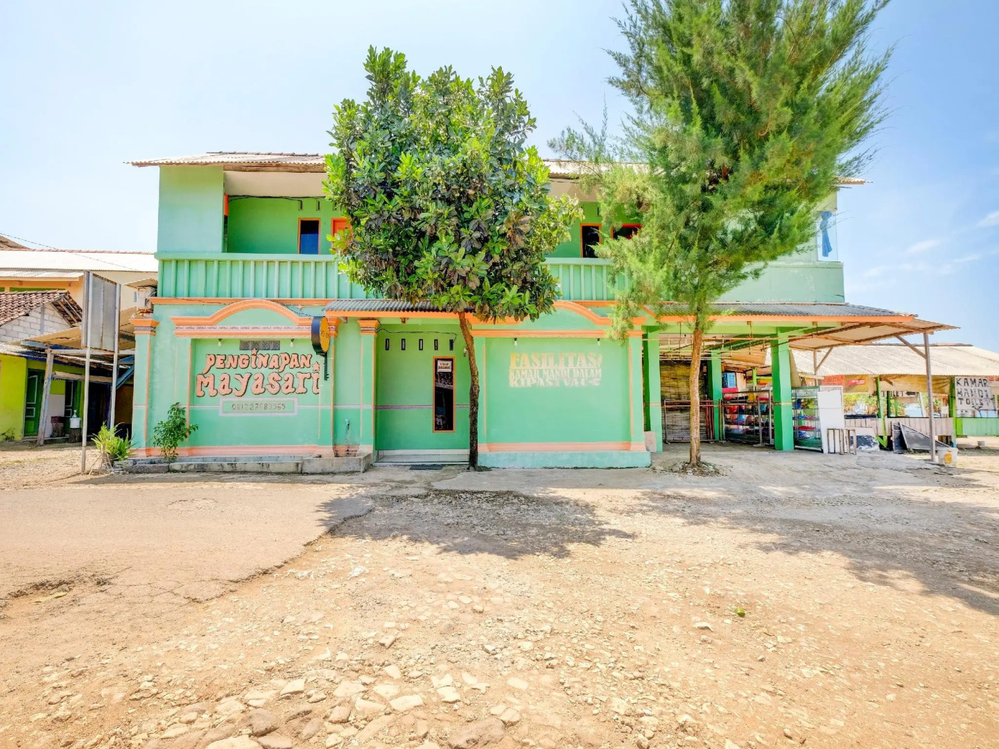 SPOT ON 90276 Mayasari Guesthouse Pantai Krakal