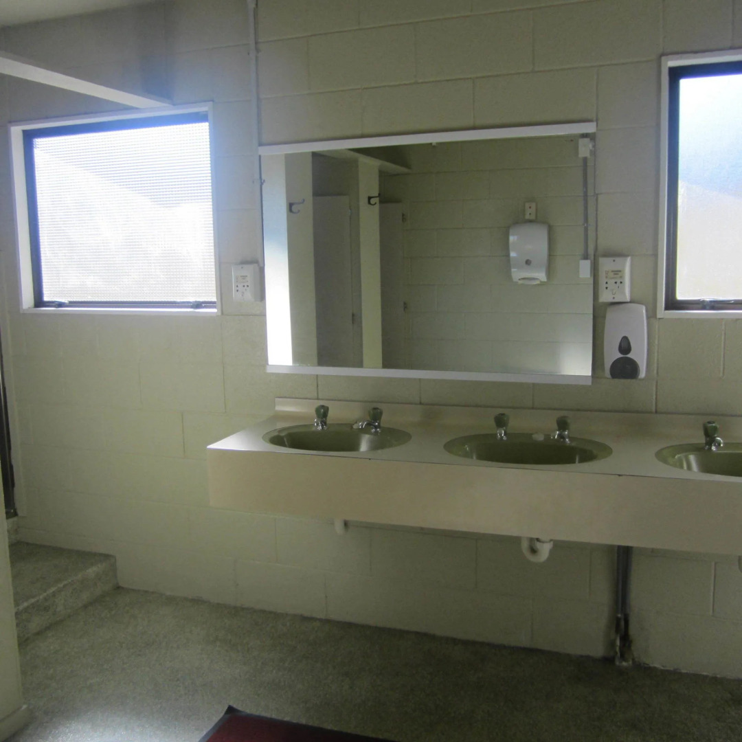 The Hobbit Motorlodge