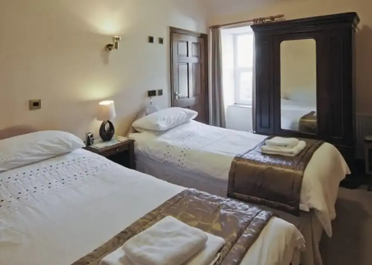 Lovely Large Home 10 Minute Walk to Barmouth Beach