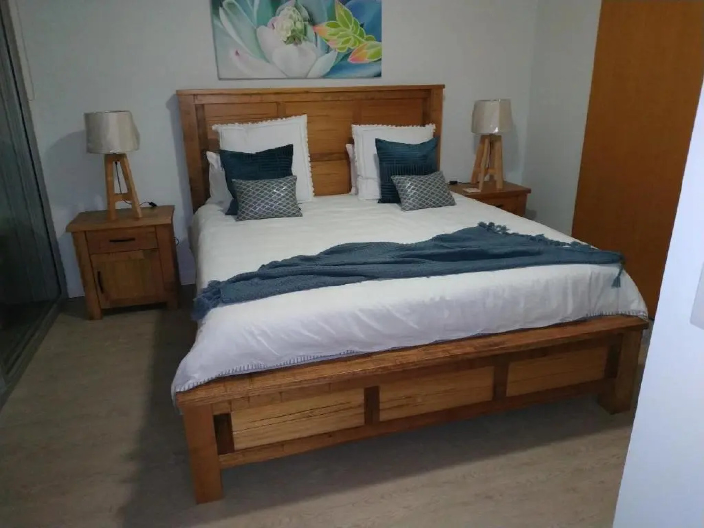 Best at Bright Point Absolute Waterfront 4 bedroom apartment