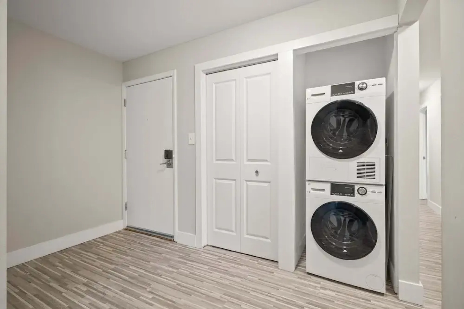 Relaxing 2BR 2BA Unit in the City