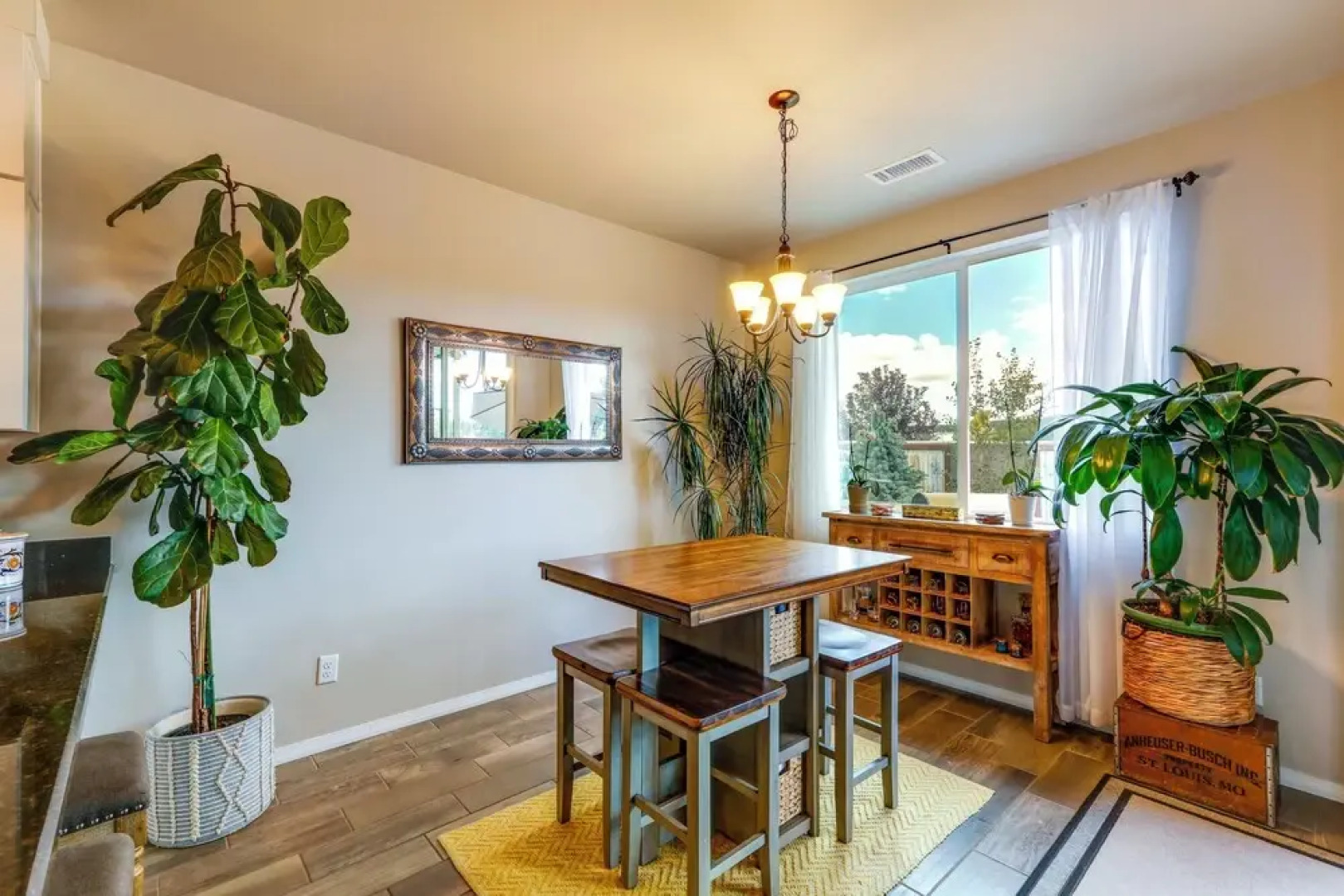 Flagstaff Home w/ Backyard Oasis: 38 Mi to Sedona!