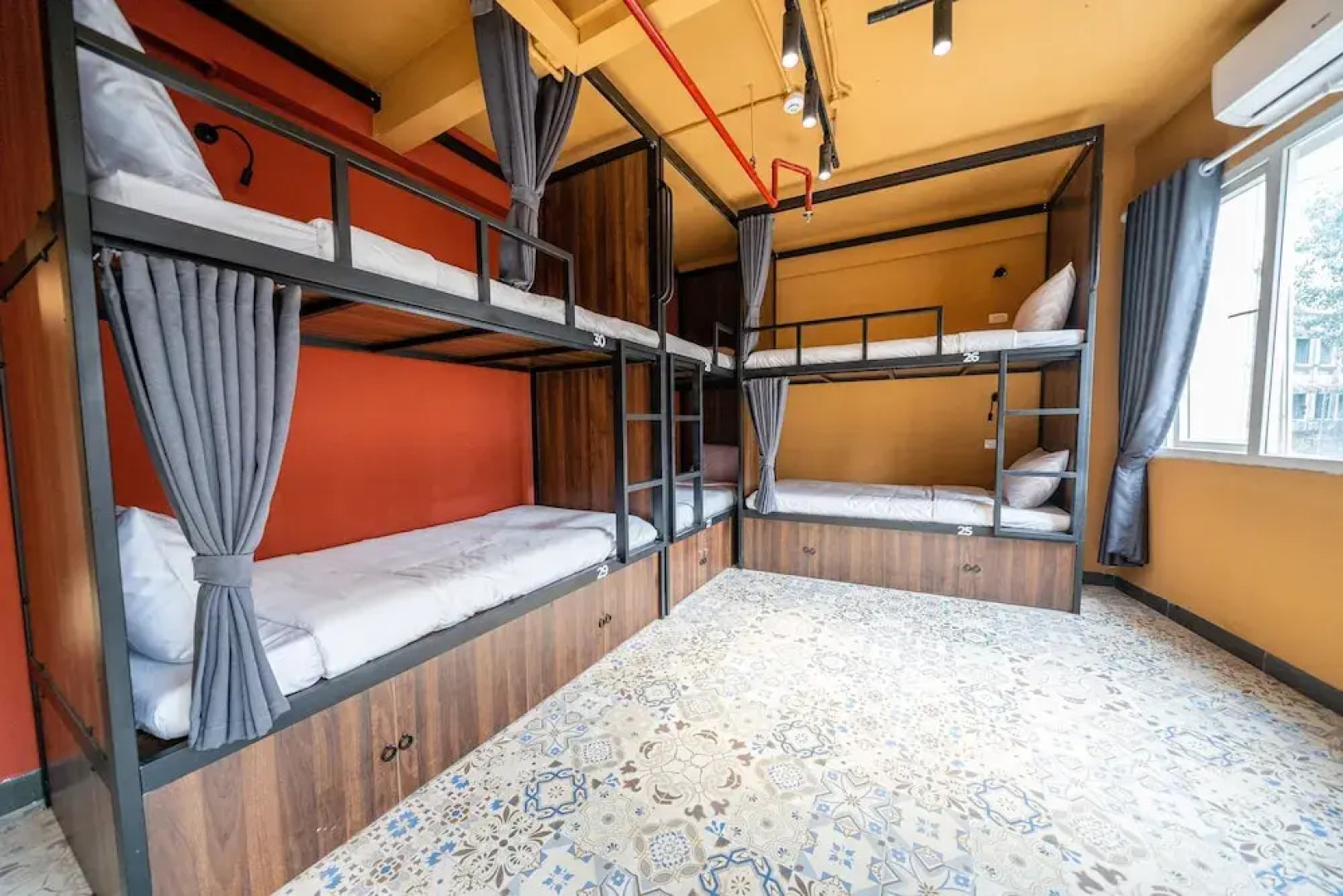 Mad Monkey Hanoi - Hostel