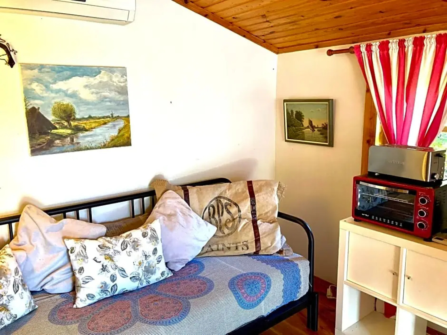 Romantic Private Cabin