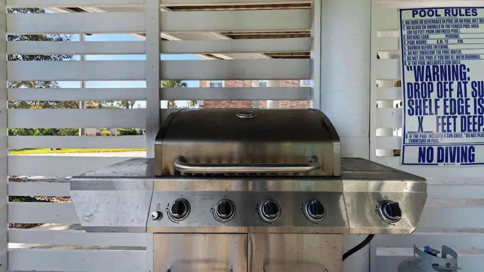 Your Ideal Beach Getaway With Private Pool, Game Room and Close to Beach!