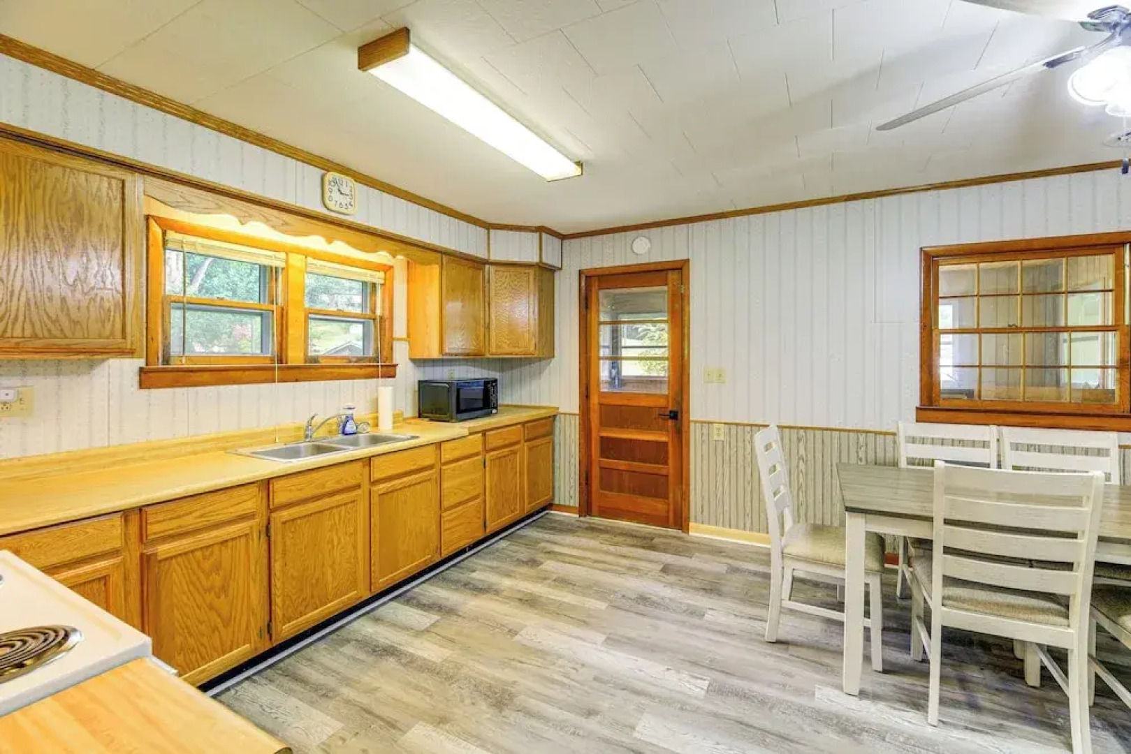 1 Mi to Virginia Creeper Trail: Serene Family Home