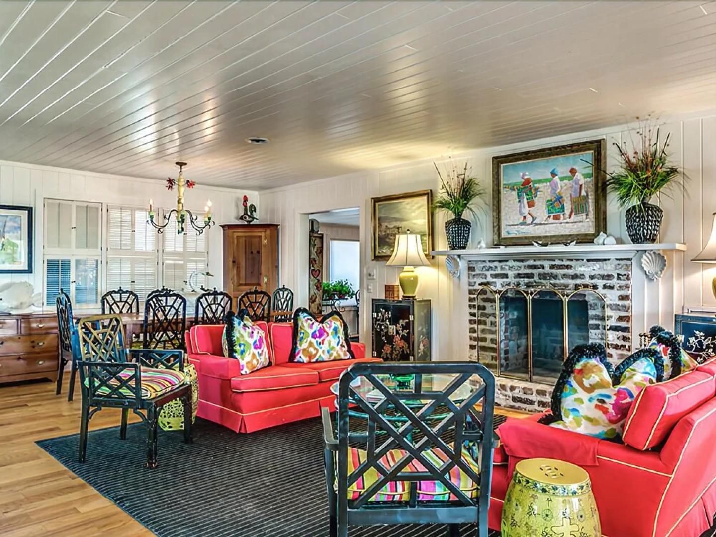 2000 Arthur Oxner 8 Br home by RedAwning