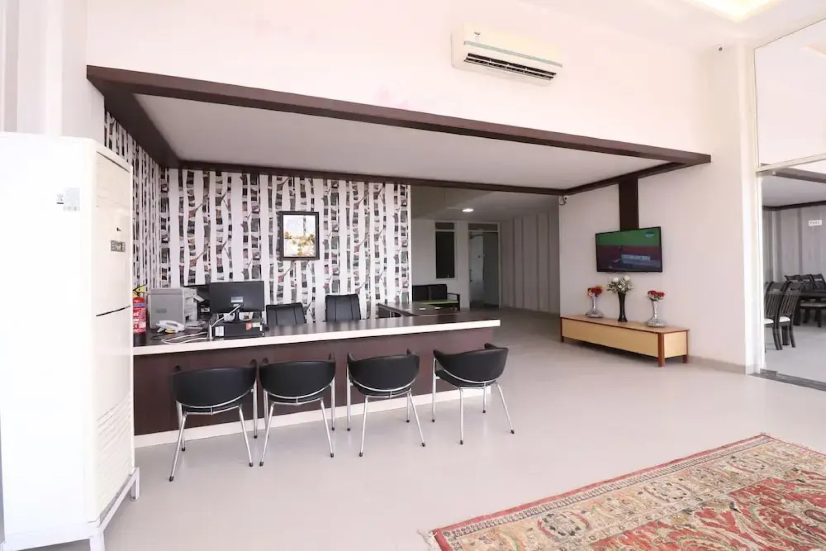 Capital O 18443 Hotel Nano