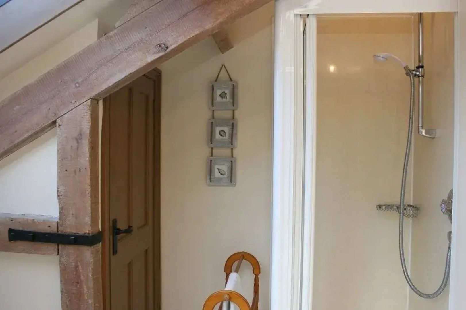 Bridge Farmhouse and Old Stables