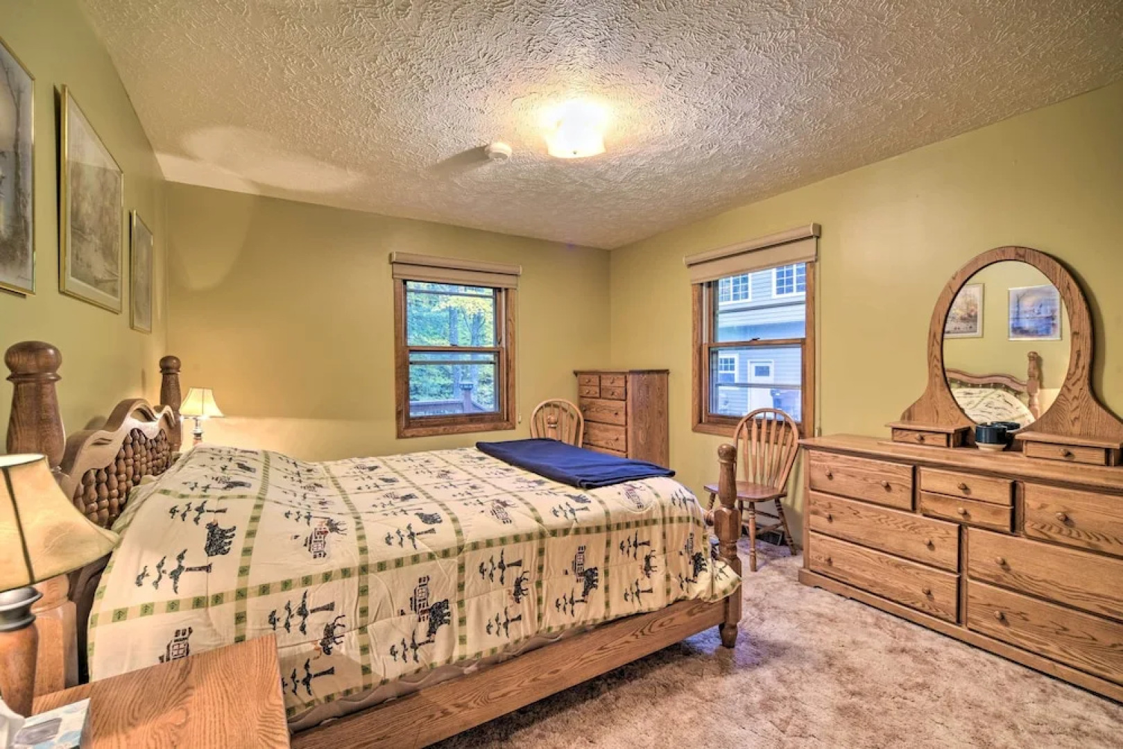 Cozy Hayward Cottage w/ Dock & Lakefront View