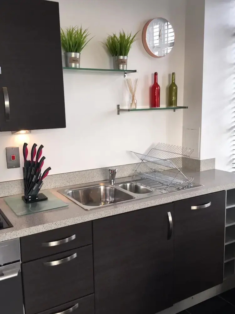 Blue sky at Wallis square