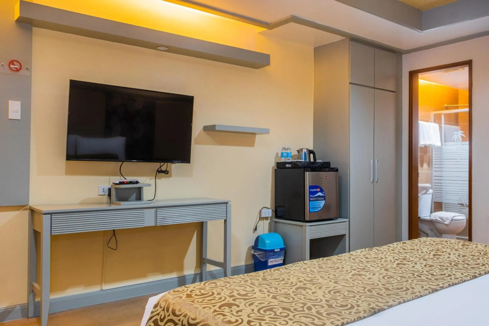 La Piazza Hotel and Convention Center