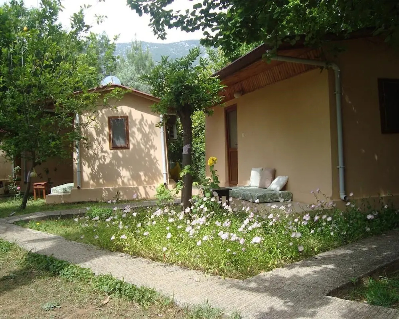 Кемпинг 7 Garden Bungalow & Camping