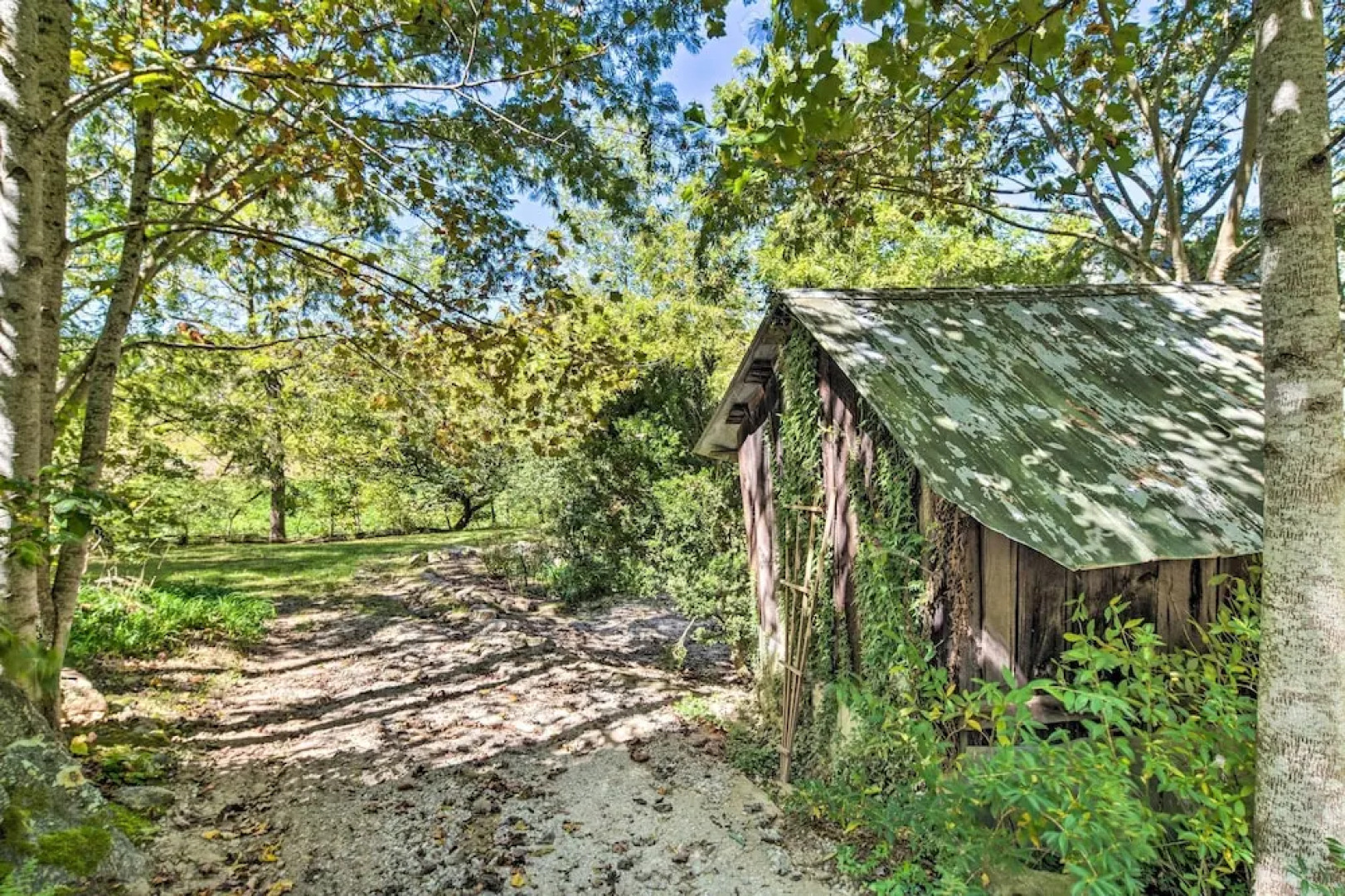 Whimsical Bat Cave Cottage w/ Fire Pit!