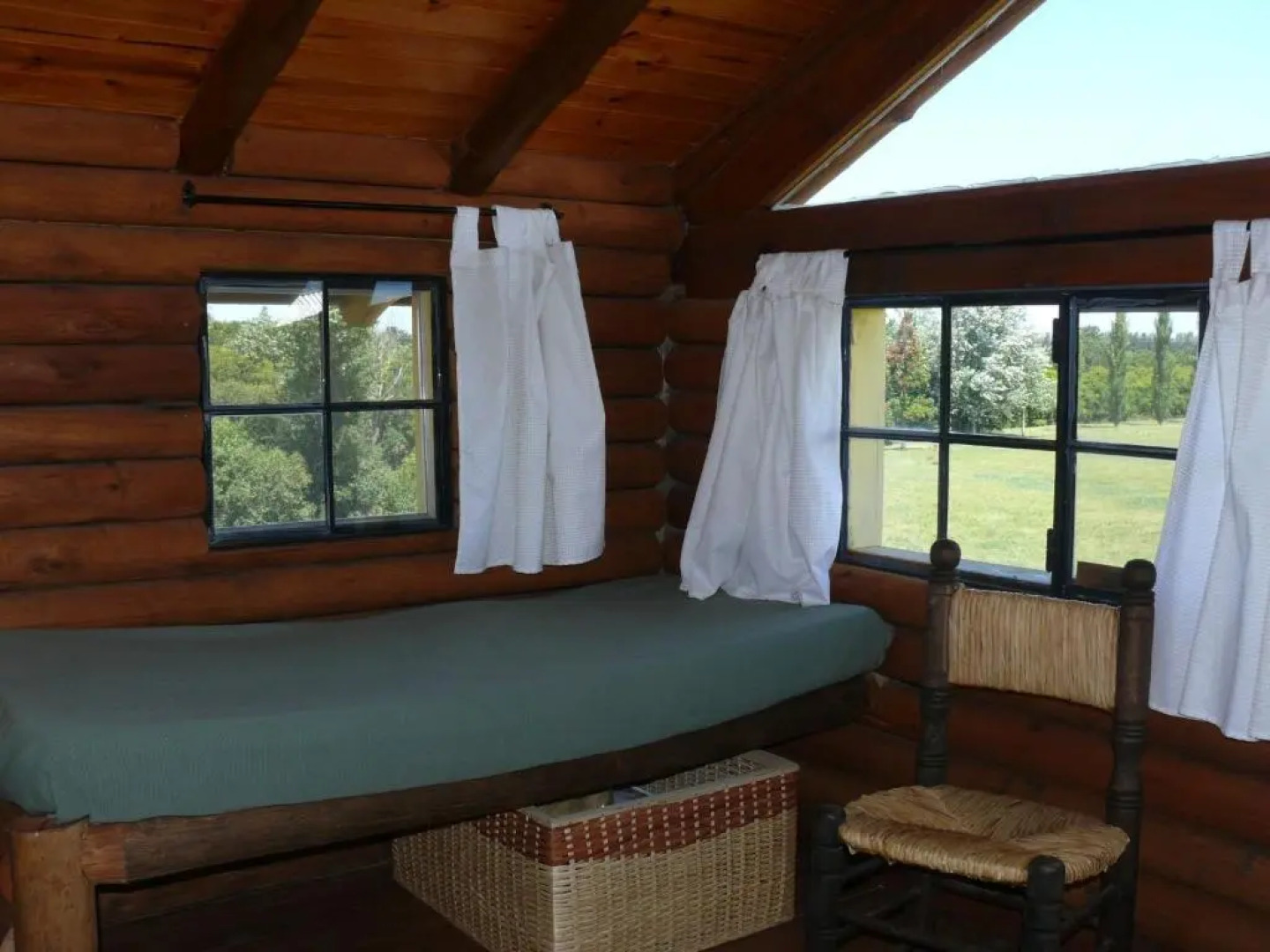 Cabanas De La Ribera