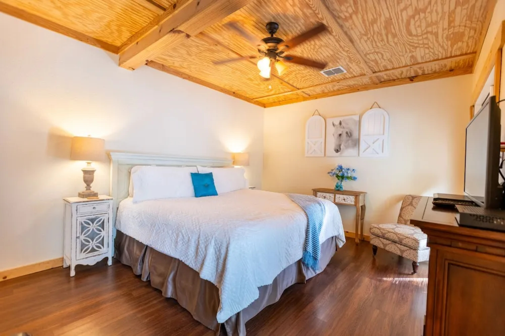 Mystic Hill Suites