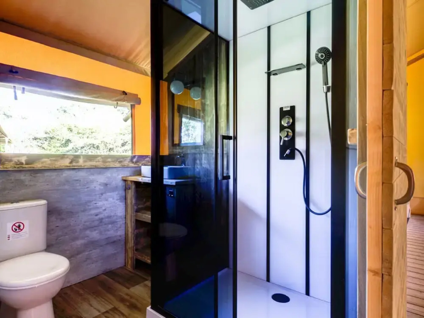 Chic Glamping Escape With Pool