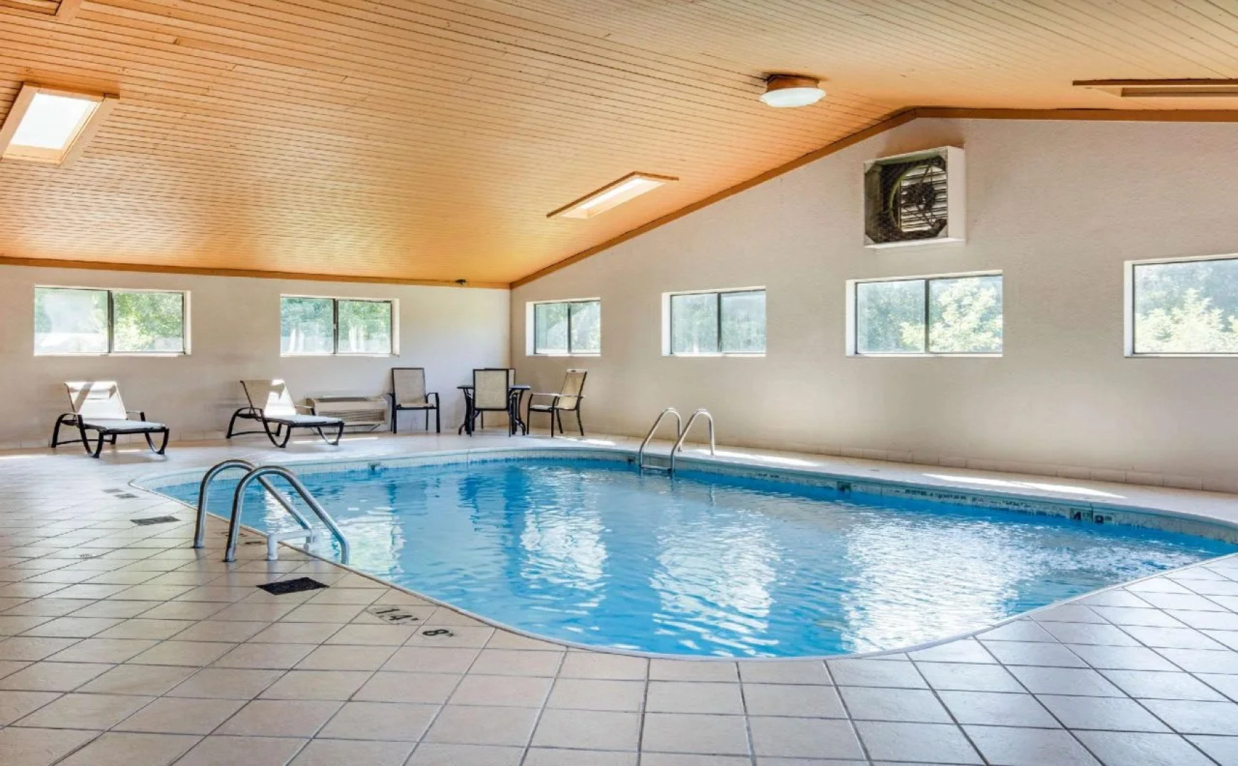 Quality Inn & Suites Metropolis I-24