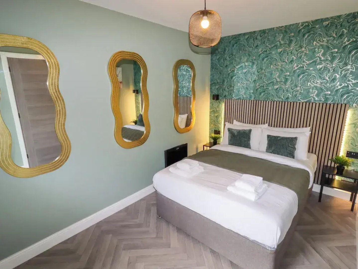 Valley Lodge 4 - North Wales Eco Lodges