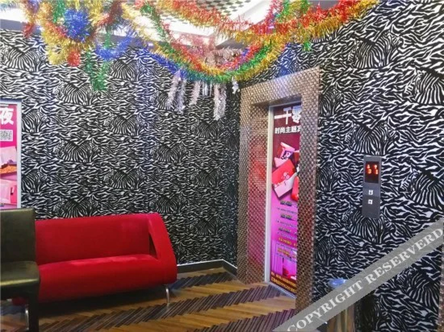 Yiqianlingyiye Fashion Theme Hotel