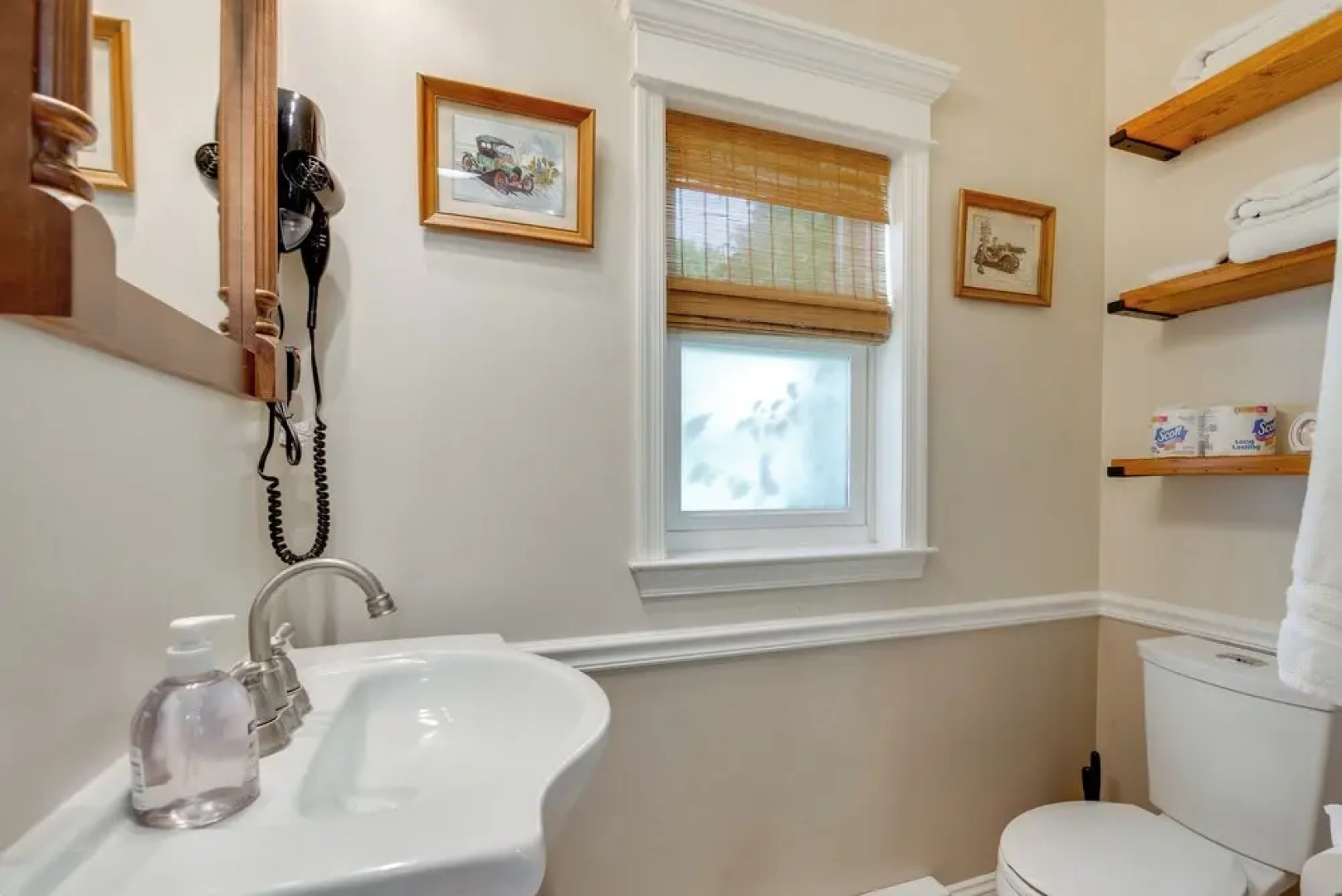 2 Mi to Steamtown Nhs: Family Home w/ Backyard!