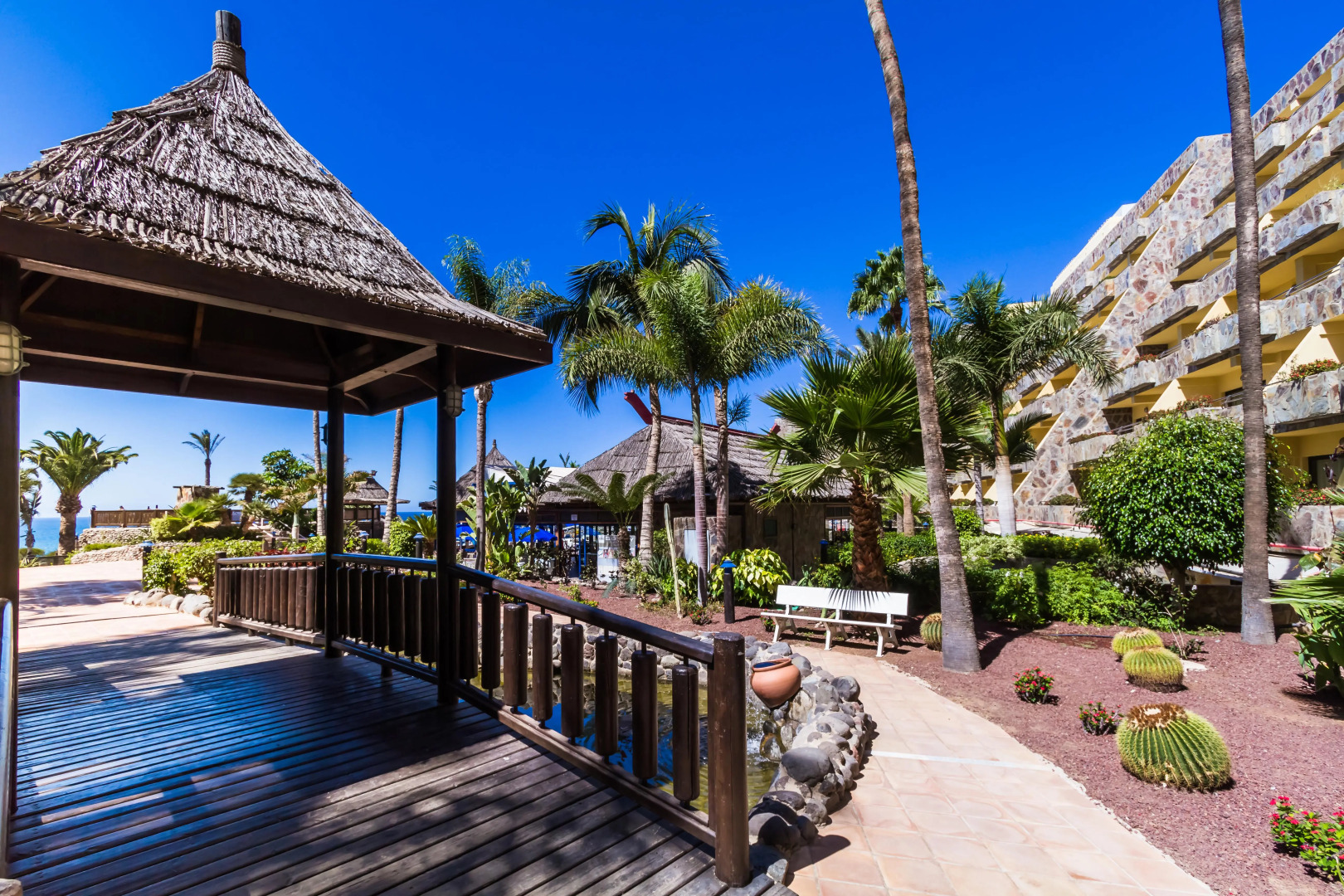 Апарт-отель BlueBay Beach Club