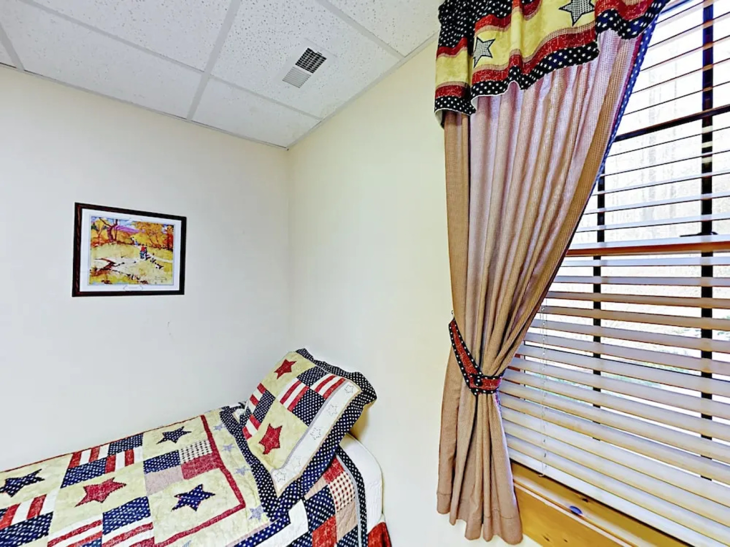 137 Panhandle Rd Cabin 3 Bedrooms 3 Bathrooms Cabin