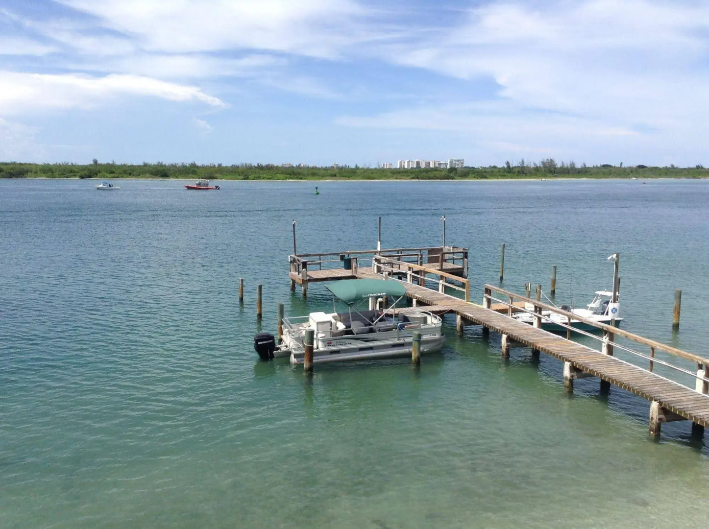 Dockside Inn & Resort
