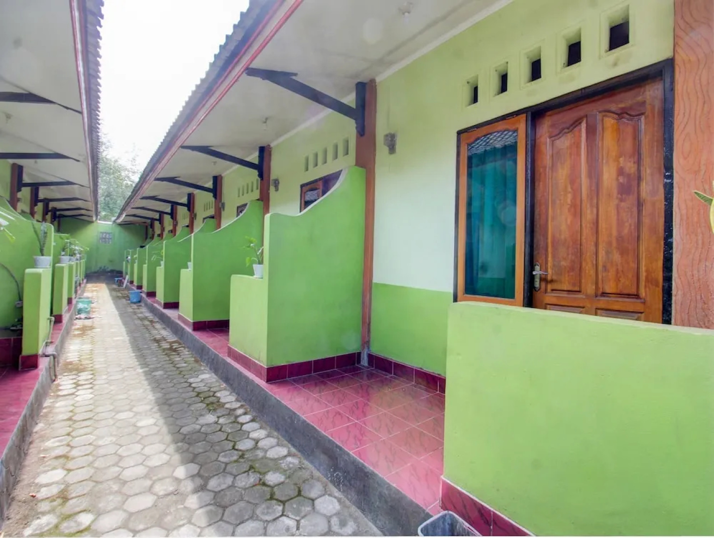 OYO Life 92829 Kos Insan Madani