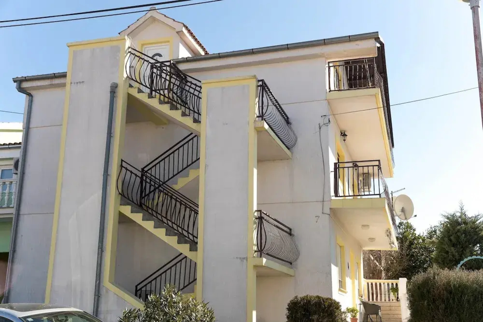 Apartment Eni
